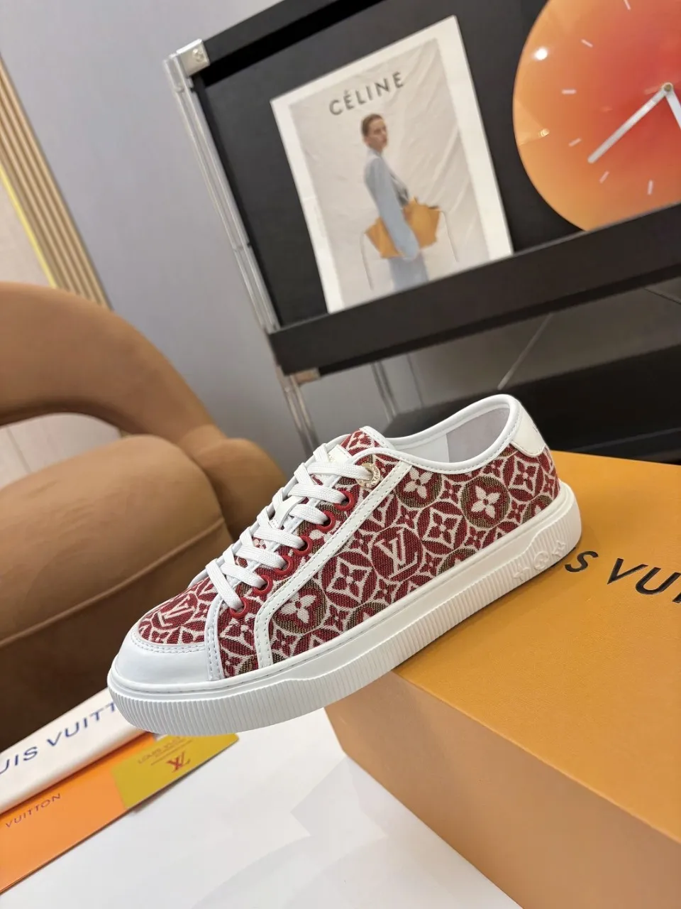 p580🐮🐮 LV couple skate shoes｜Classic jacquard, the ultimate code for a sweet outing! 👫** This pair of shoes is Louis Vuitton's love letter to fashionistas💌 - **classic presbyopic skate shoes**, the perfect choice for couples to go out on the street!  🔸 **Luxury details are a must-have**: Jacquard fabric  🔸 **So comfortable that you don’t want to take it off**: The sheepskin lining is skin-friendly and breathable, warm in autumn and winter without stuffing your feet, refreshing in spring and summer without being sticky, and you can wear it with a high-end feel in all seasons!  🔸 **Steady sense of security**: Non-slip rubber outsole, perfect grip, accompanying you through romantic streets.  **💑 Couple outfit inspiration**: ▪️ For boys, pair with leggings + baseball cap for a trendy street look!  ▪️ Girls can wear short skirts or shark pants, and the sweet and cool style is easy to choose~ **#Louis Vuitton #couple shoes #presbyopia classic** **👉 Click to collect and become the most fashionable CP in the circle of friends with him! ** Fabric: Imported cowhide/classic jacquard fabric Lining: Sheepskin lining Sole: Original rubber sole Size: Women’s size 35-42 (40/41/42 customized) Men’s size 39-45 (39.45 customized)